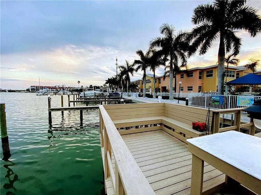 Gulf Coast Gem Private Condo - 2Bed, 1Bath, Sleeps 6, Across The Street From Beach & Gulf, Game Room, Pool Клеруотер-Бич Экстерьер фото
