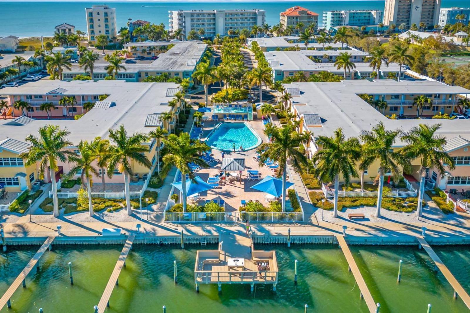 Gulf Coast Gem Private Condo - 2Bed, 1Bath, Sleeps 6, Across The Street From Beach & Gulf, Game Room, Pool Клеруотер-Бич Экстерьер фото