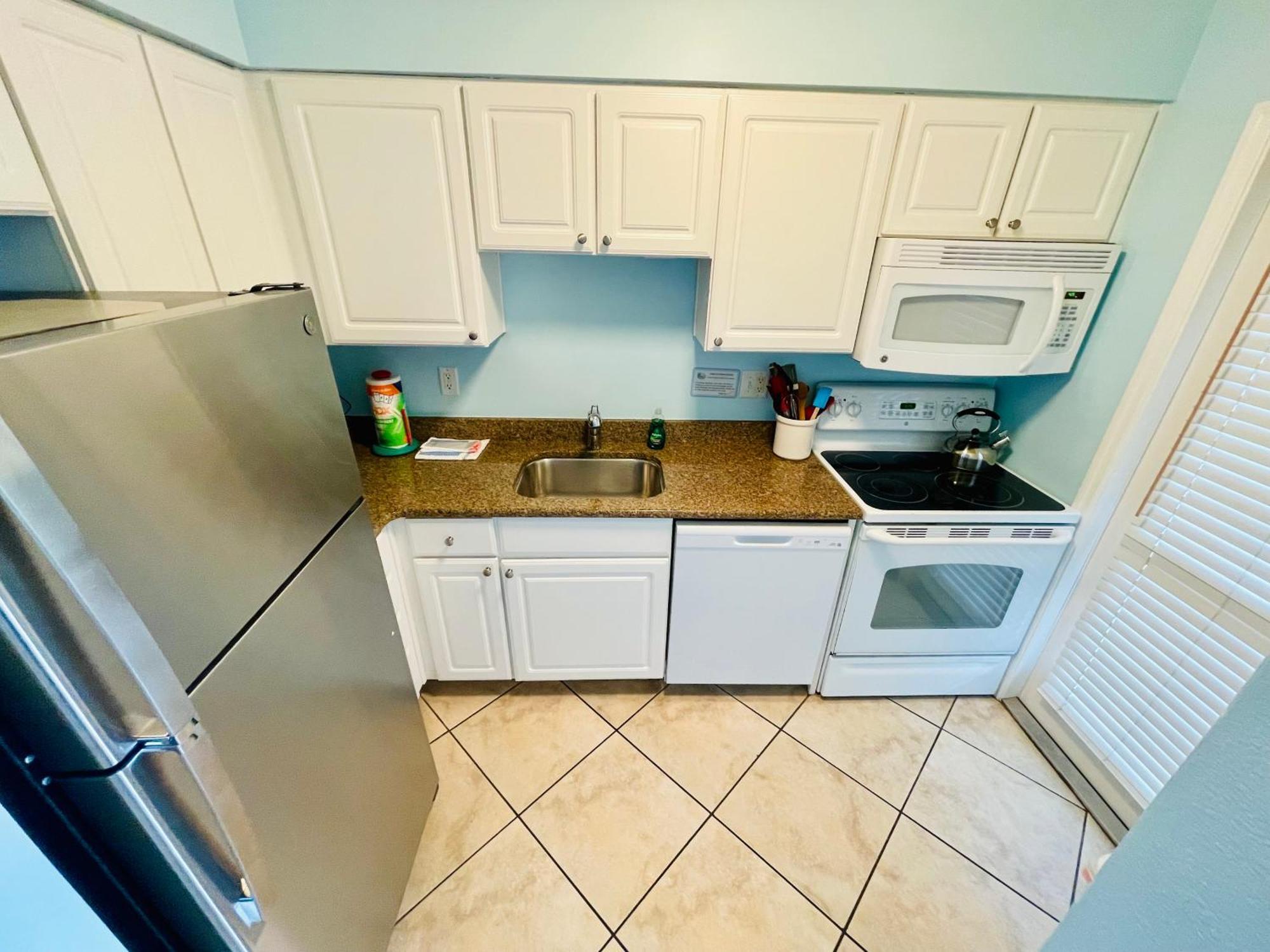 Gulf Coast Gem Private Condo - 2Bed, 1Bath, Sleeps 6, Across The Street From Beach & Gulf, Game Room, Pool Клеруотер-Бич Экстерьер фото