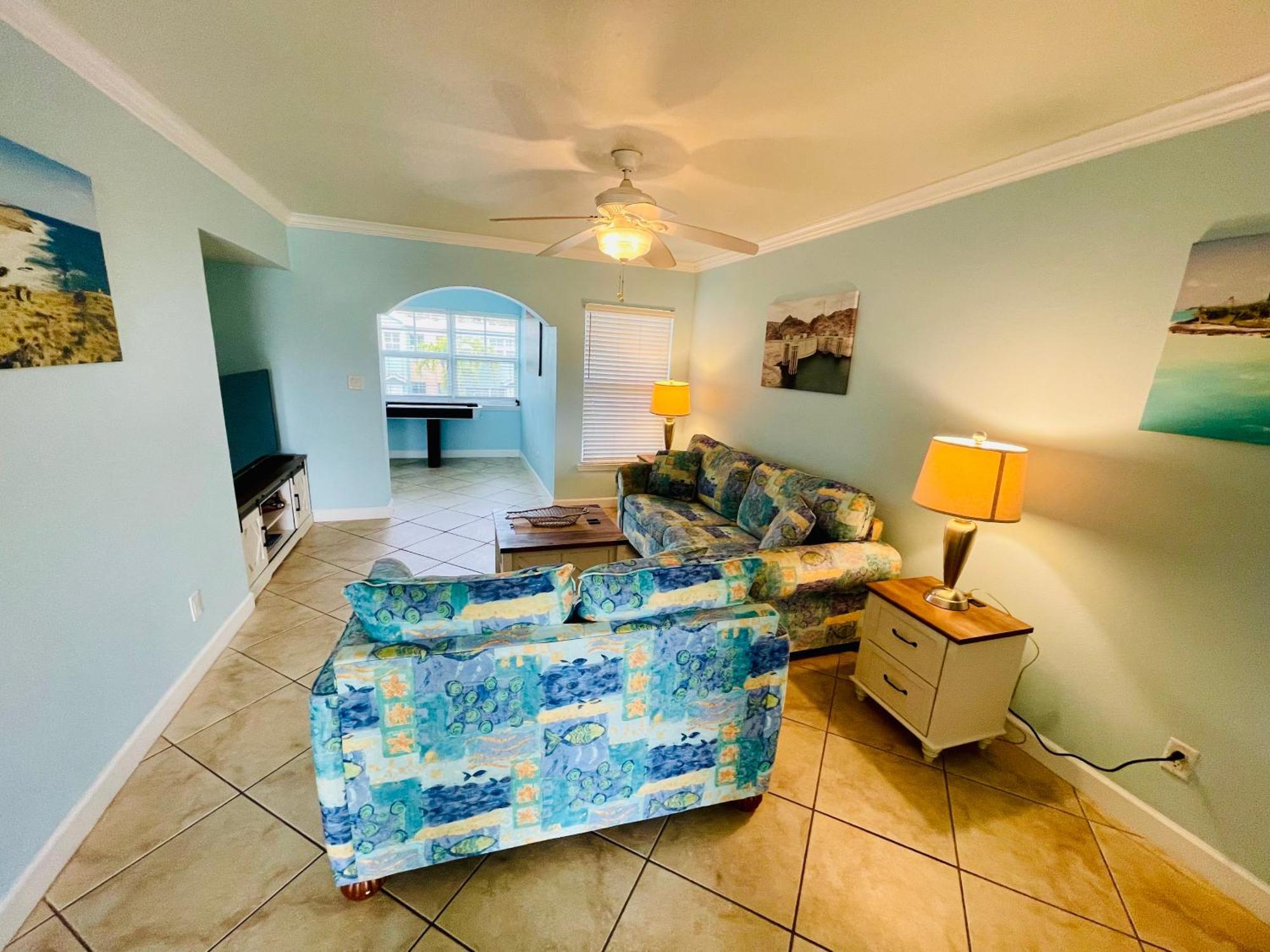 Gulf Coast Gem Private Condo - 2Bed, 1Bath, Sleeps 6, Across The Street From Beach & Gulf, Game Room, Pool Клеруотер-Бич Экстерьер фото